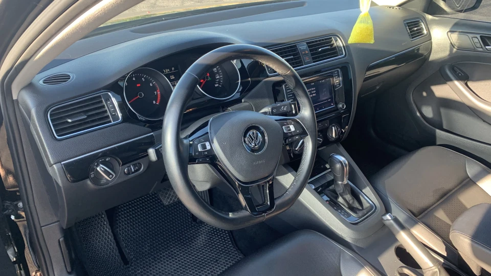 Volkswagen Jetta 1.8 TSI 5