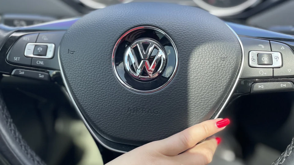 Volkswagen Jetta 1.8 турбо) 4