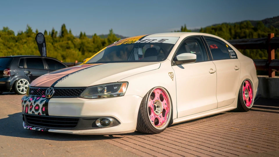 Volkswagen Jetta 2.0 (AirLift)