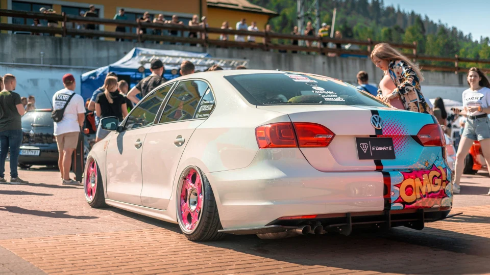 Volkswagen Jetta 2.0 (AirLift) 2