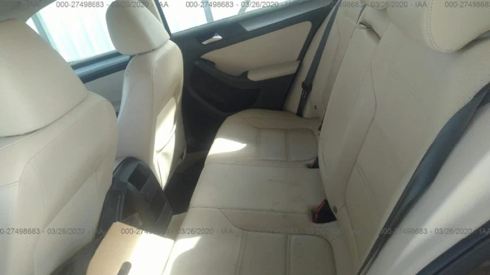 Volkswagen Jetta 2.0 TDI USA 3