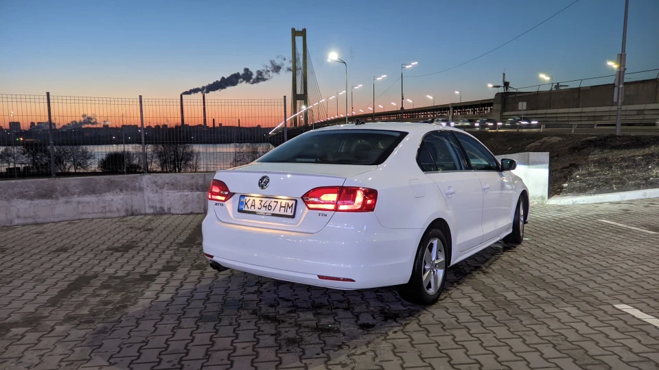Volkswagen Jetta 2.0 TDI 2