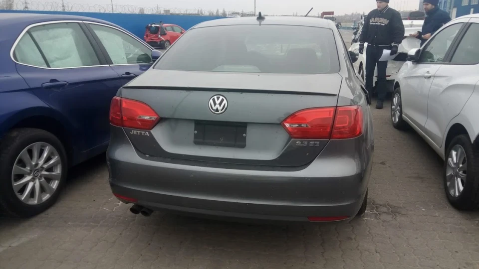 Volkswagen Jetta 2.5 Platinumgrey 2