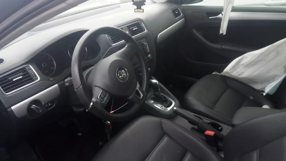 Volkswagen Jetta 2.5 Platinumgrey 4