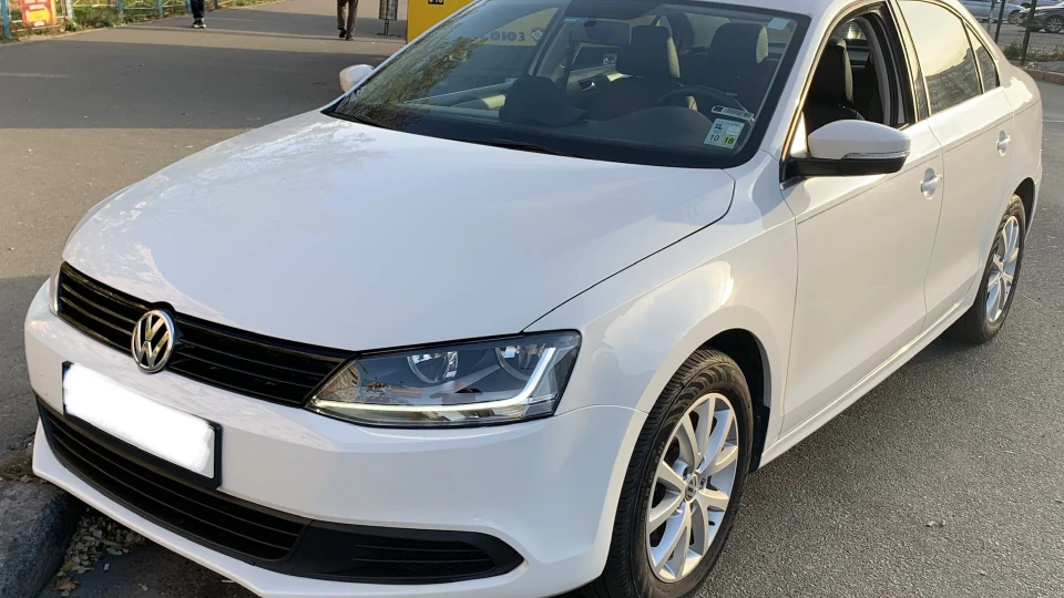 Volkswagen Jetta 2.5 SE Біла Табуретка