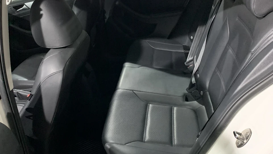 Volkswagen Jetta 2.5 SE Біла Табуретка 3