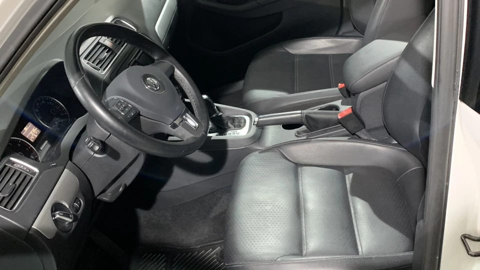 Volkswagen Jetta 2.5 SE Біла Табуретка 4