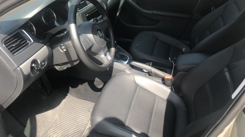 Volkswagen Jetta 2.5 SE USA 4
