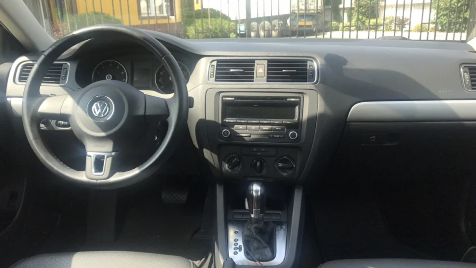 Volkswagen Jetta 2.5 SE USA 5