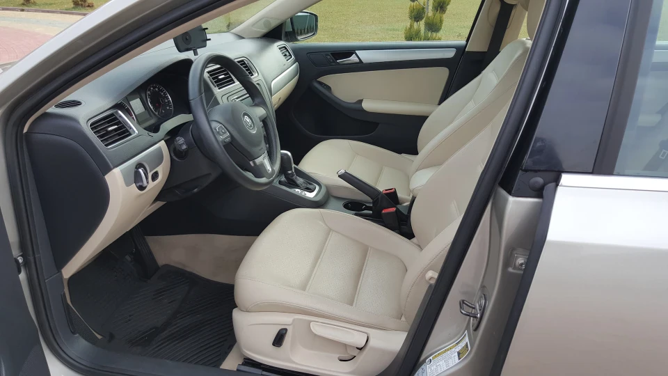 Volkswagen Jetta 2.5 SE 3
