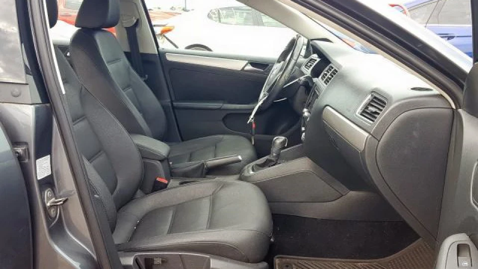 Volkswagen Jetta 2.5 SEL USA 4