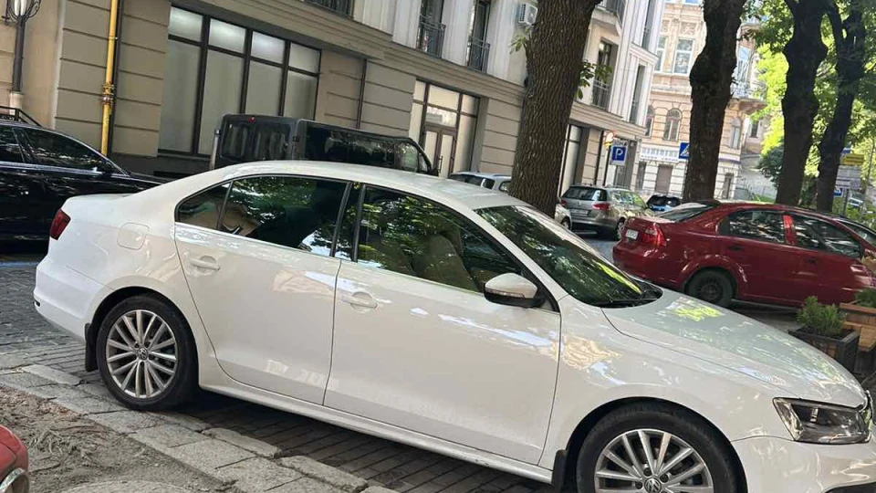 Volkswagen Jetta Білок