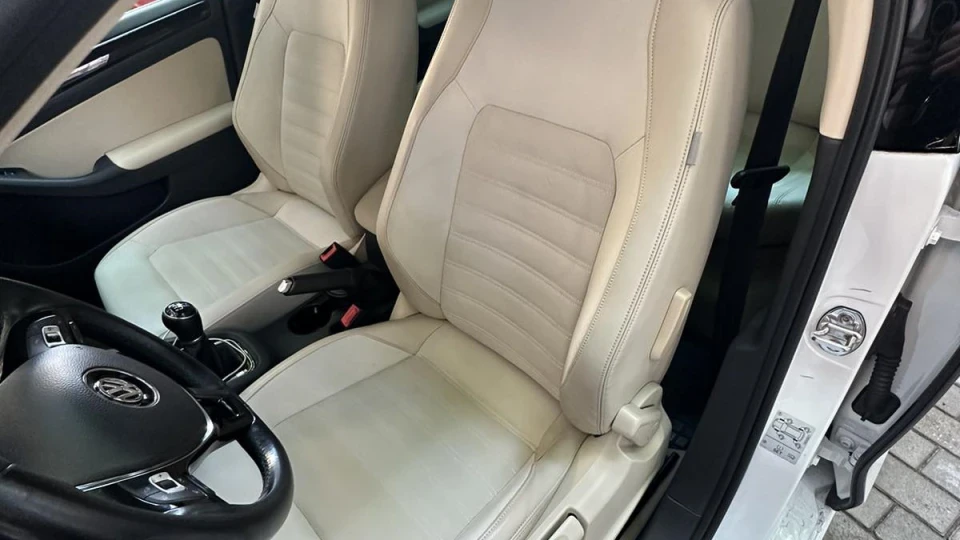 Volkswagen Jetta Білок 3