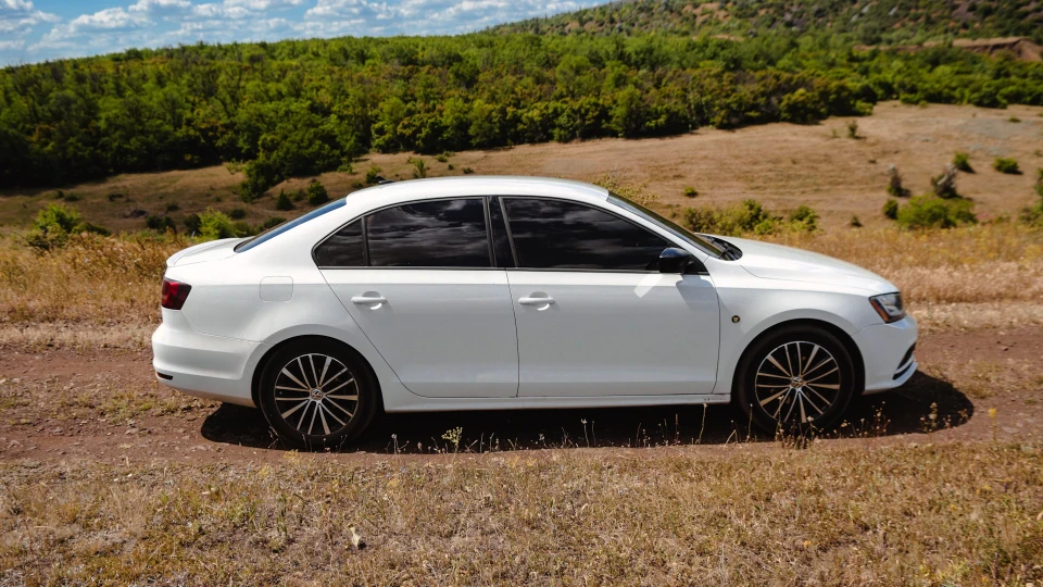 Volkswagen Jetta Білосніжка 2