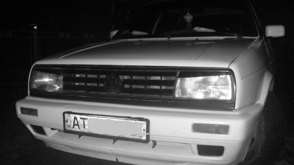 Volkswagen Jetta білий,1,6-бензин 3