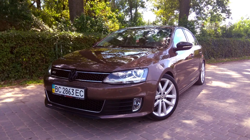 Volkswagen Jetta Brown 2.0 TDI (140 P.S) 2