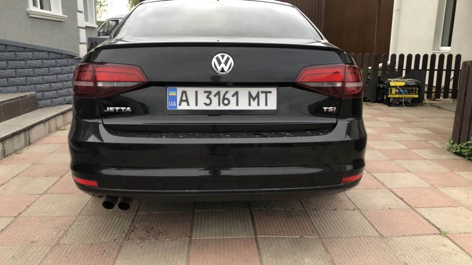Volkswagen Jetta Чорна 1.8 турбо 2