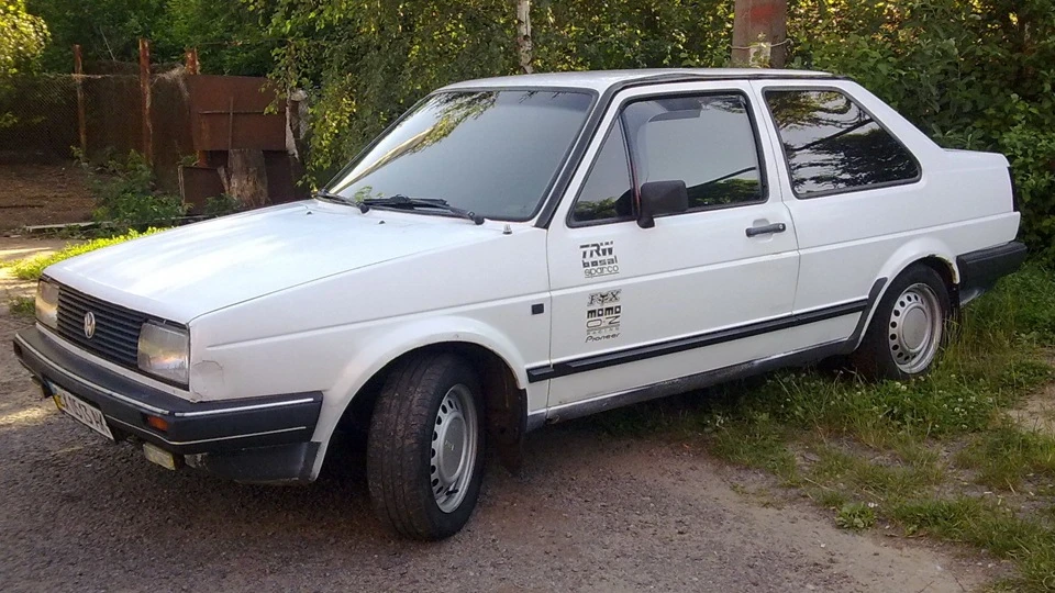 Volkswagen Jetta coupe 2