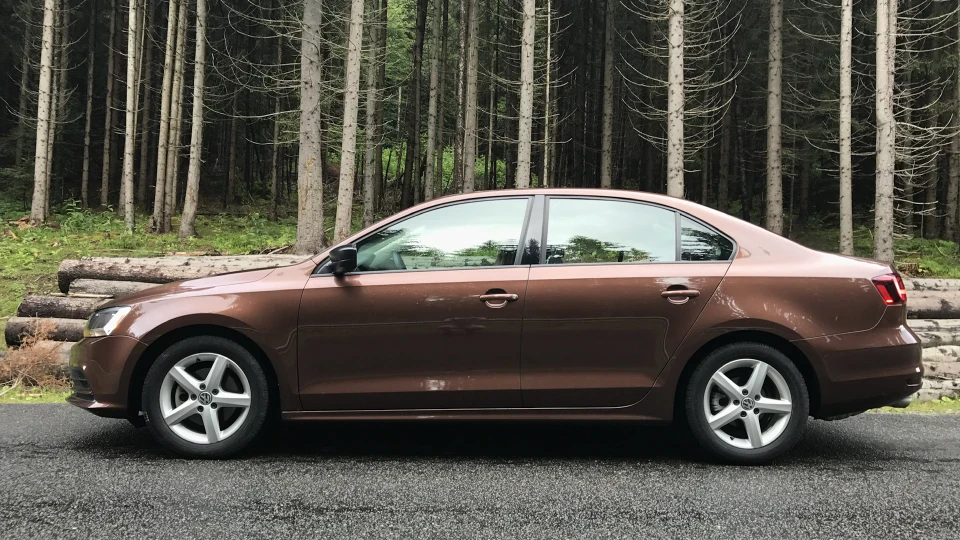 Volkswagen Jetta Dark Bronze 1.4 TSI 6AT 2