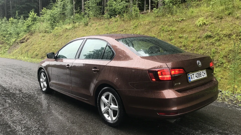 Volkswagen Jetta Dark Bronze 1.4 TSI 6AT 3
