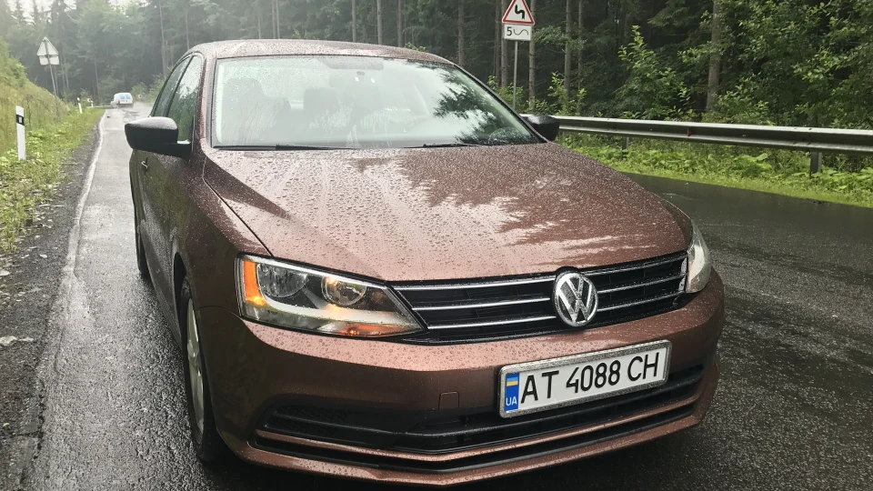 Volkswagen Jetta Dark Bronze 1.4 TSI 6AT 4