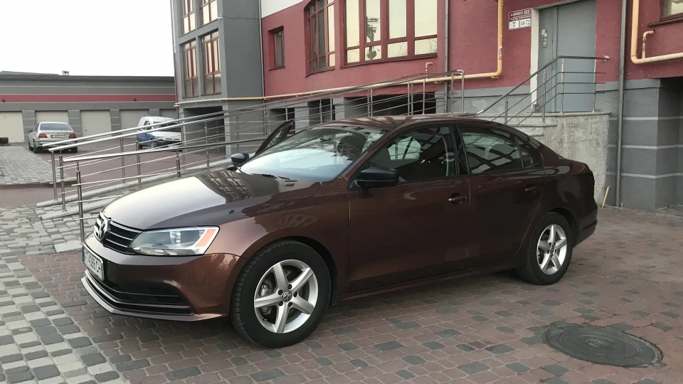 Volkswagen Jetta Dark Bronze 1.4 TSI 6AT 5