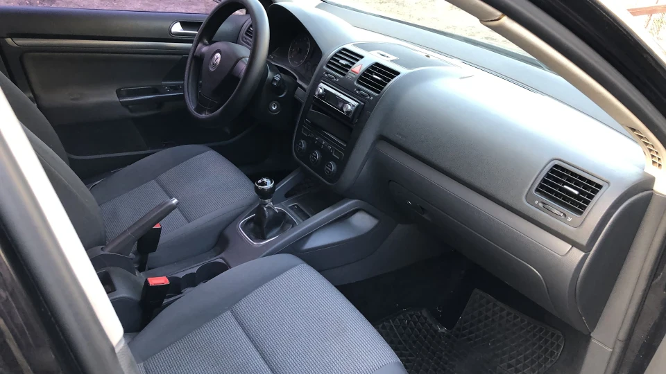 Volkswagen Jetta Друг сім'ї 5