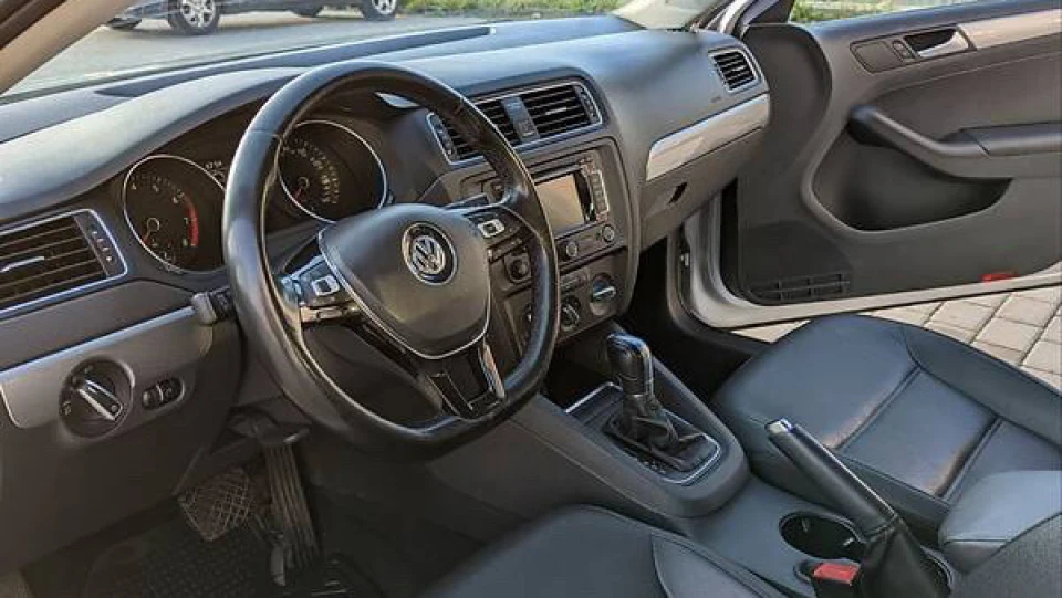 Volkswagen Jetta Jesse 2
