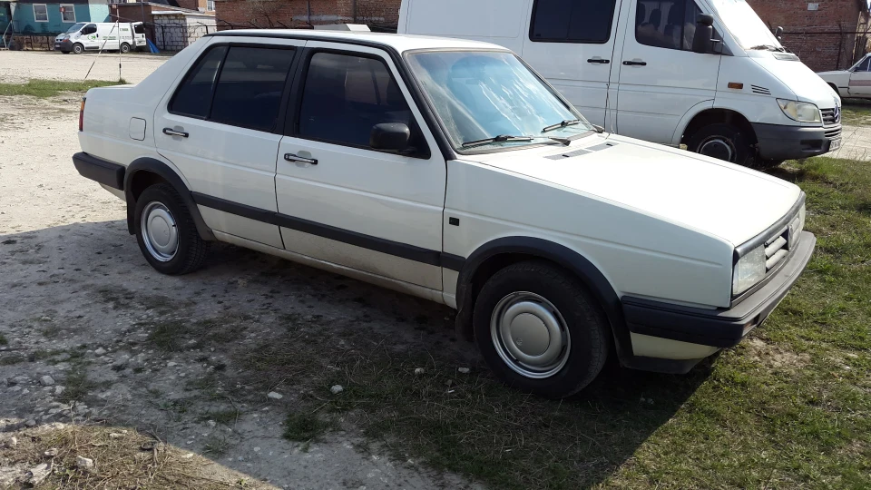 Volkswagen Jetta GL 4
