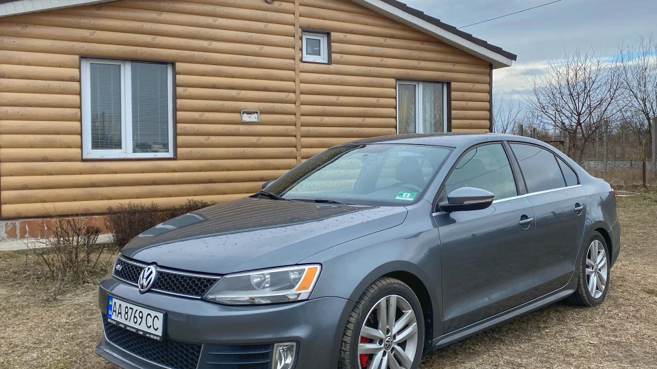 Volkswagen Jetta GLI 2.0 TSI Manual | 200