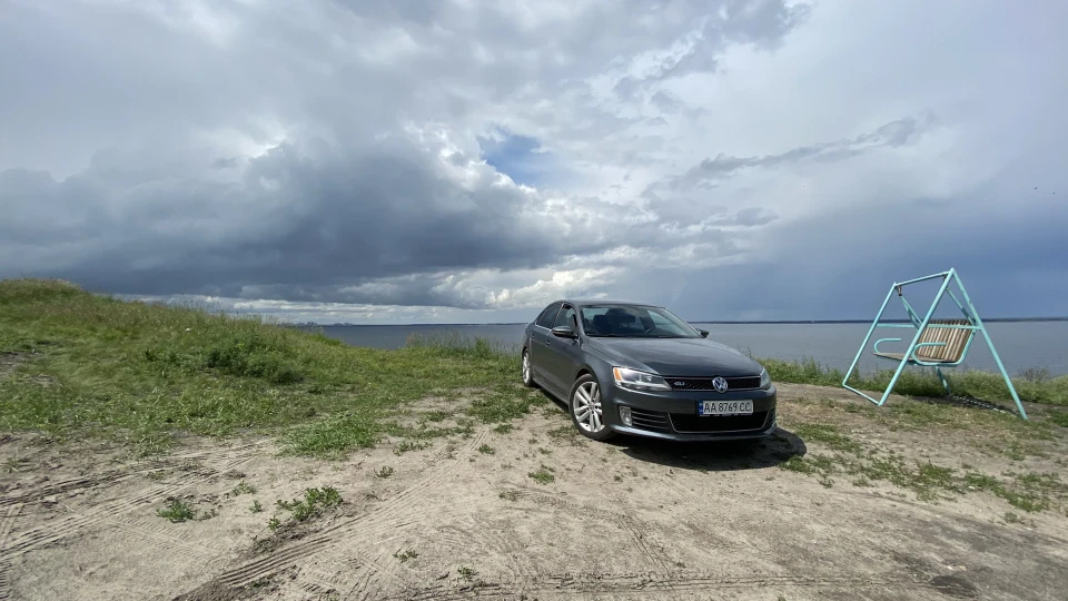 Volkswagen Jetta GLI 2.0 TSI Manual | 200 2