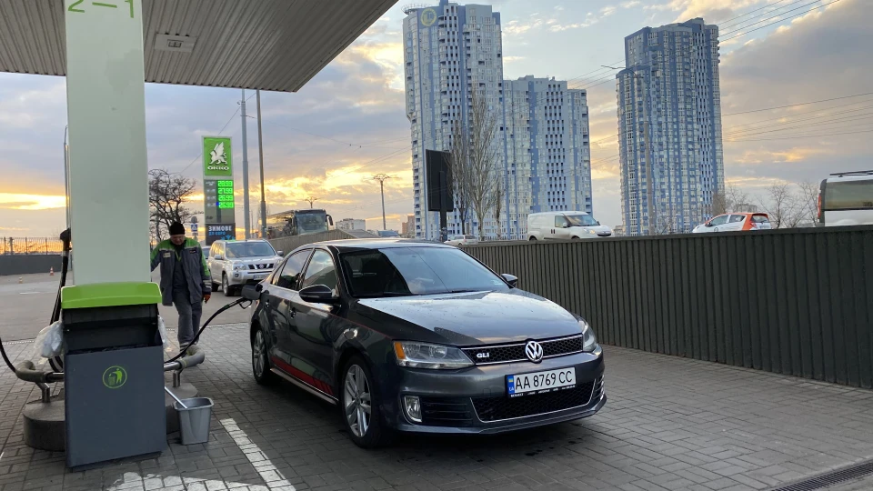 Volkswagen Jetta GLI 2.0 TSI Manual | 200 4
