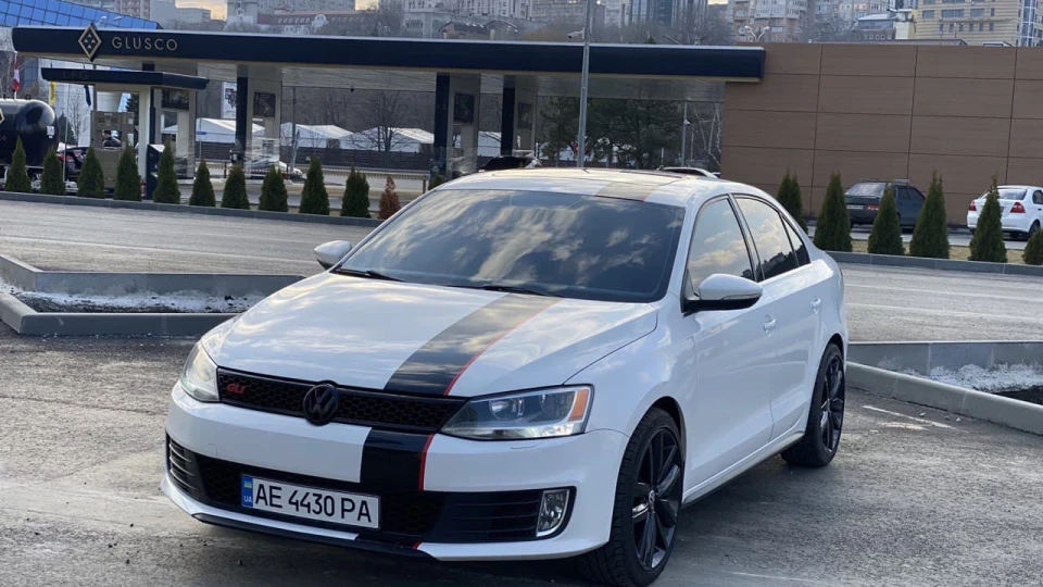 Volkswagen Jetta GLI 2.0 turbo 300 hp