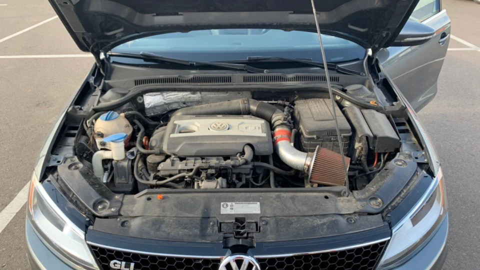 Volkswagen Jetta GLI 2.0 turbo 5
