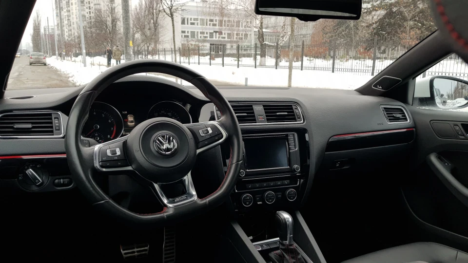 Volkswagen Jetta GLI 2.0t Пакет Молоко 3
