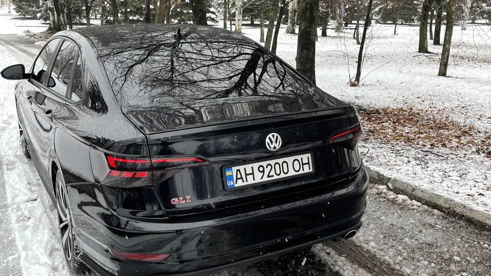 Volkswagen Jetta GLI Autobahn 3