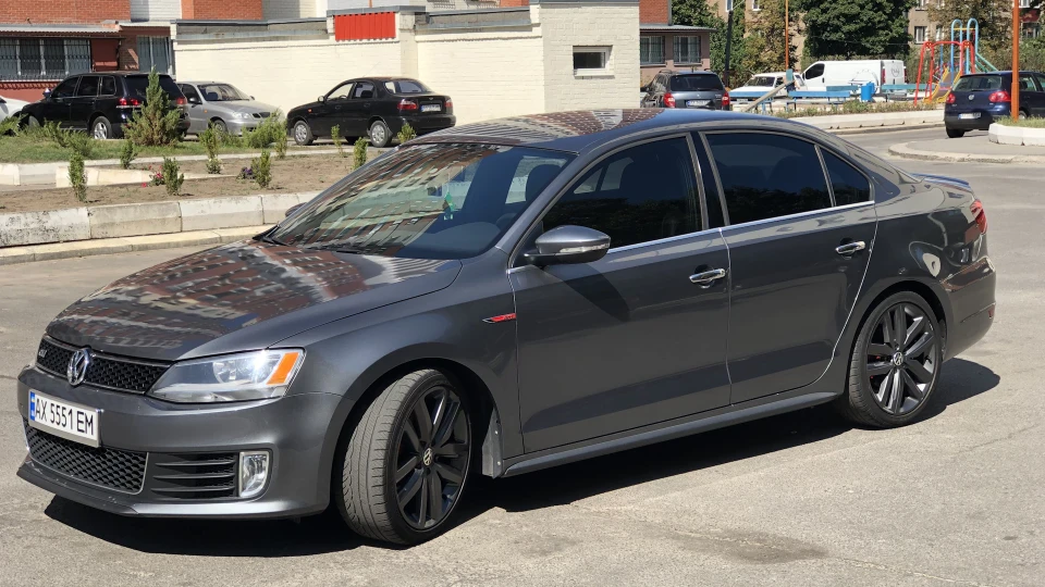 Volkswagen Jetta GLI MK6 [2.0T] 3