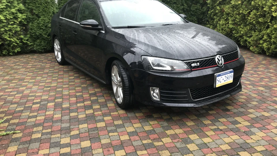 Volkswagen Jetta GLI 2