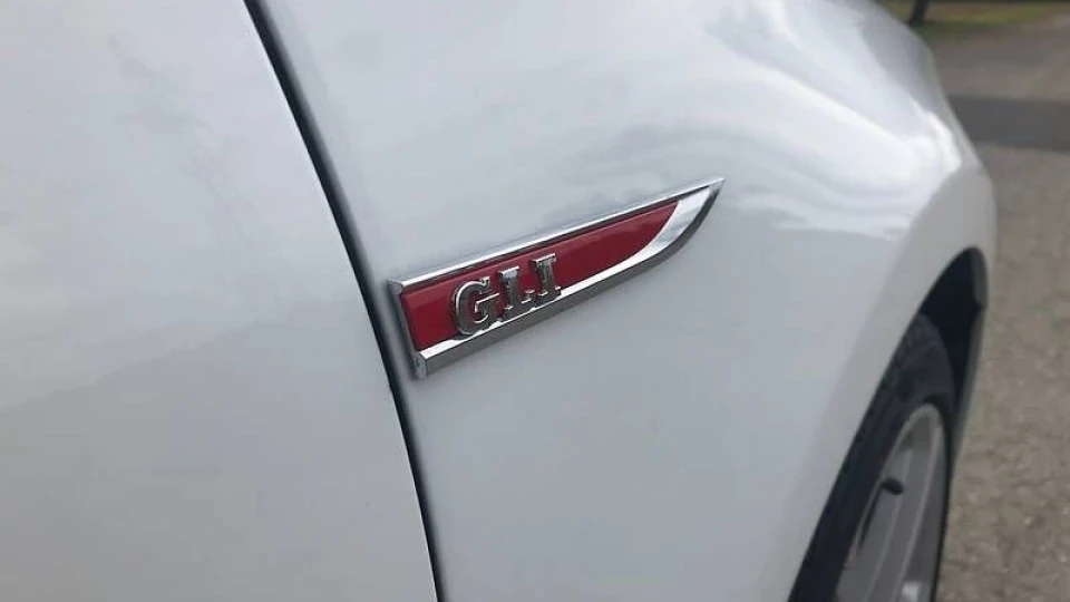 Volkswagen Jetta GLI 3
