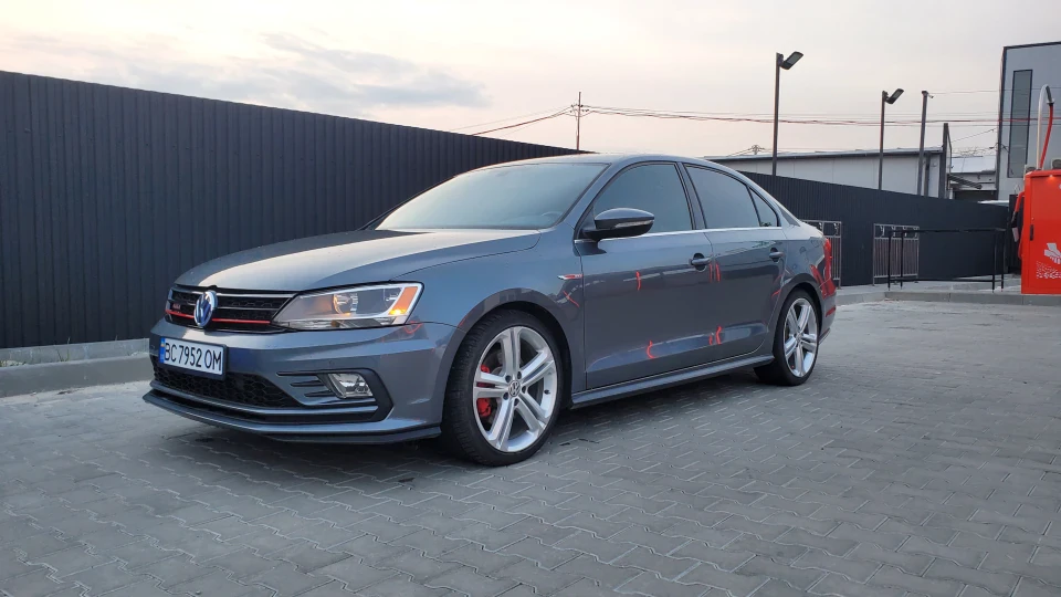 Volkswagen Jetta GLI 3