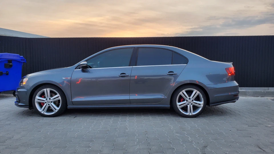 Volkswagen Jetta GLI 4