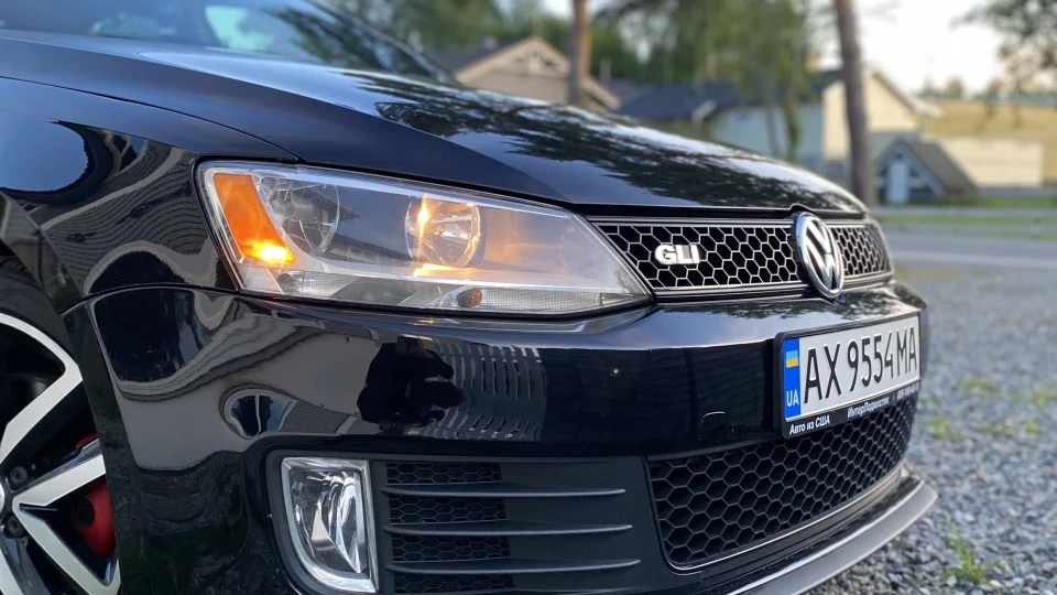 Volkswagen Jetta GLI 2