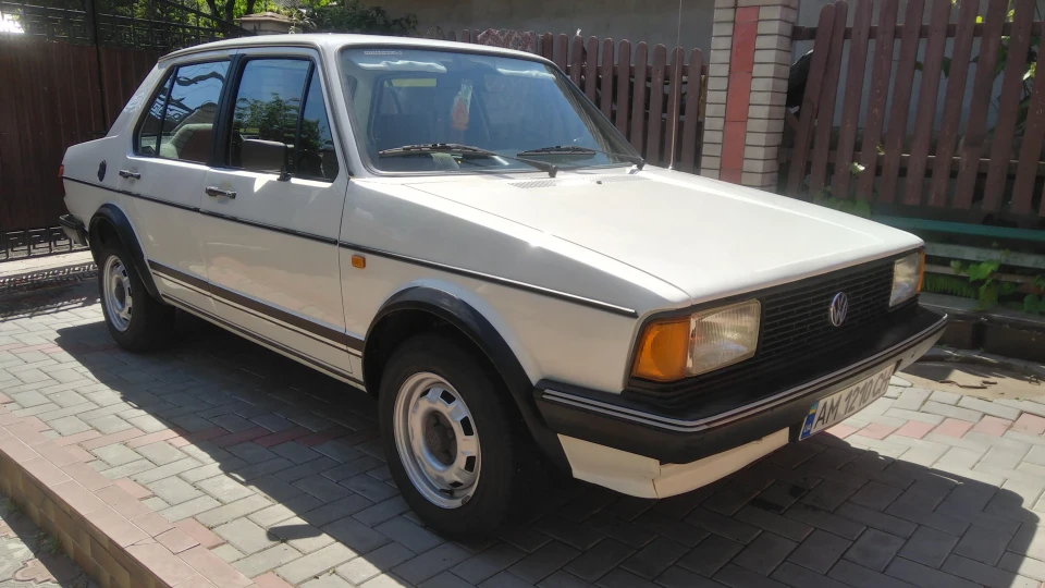 Volkswagen Jetta GLI 2