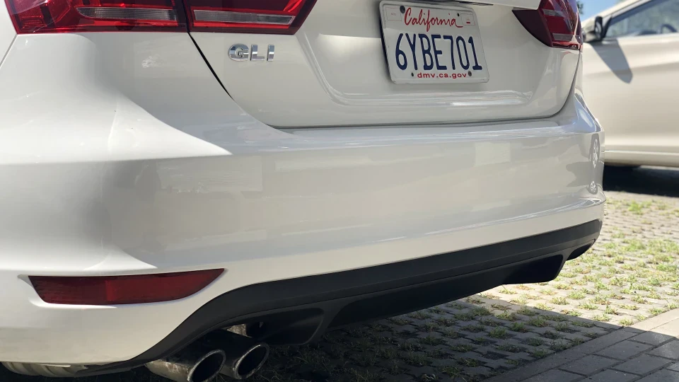 Volkswagen Jetta GLI 2