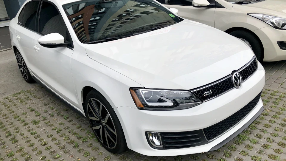 Volkswagen Jetta GLI 3