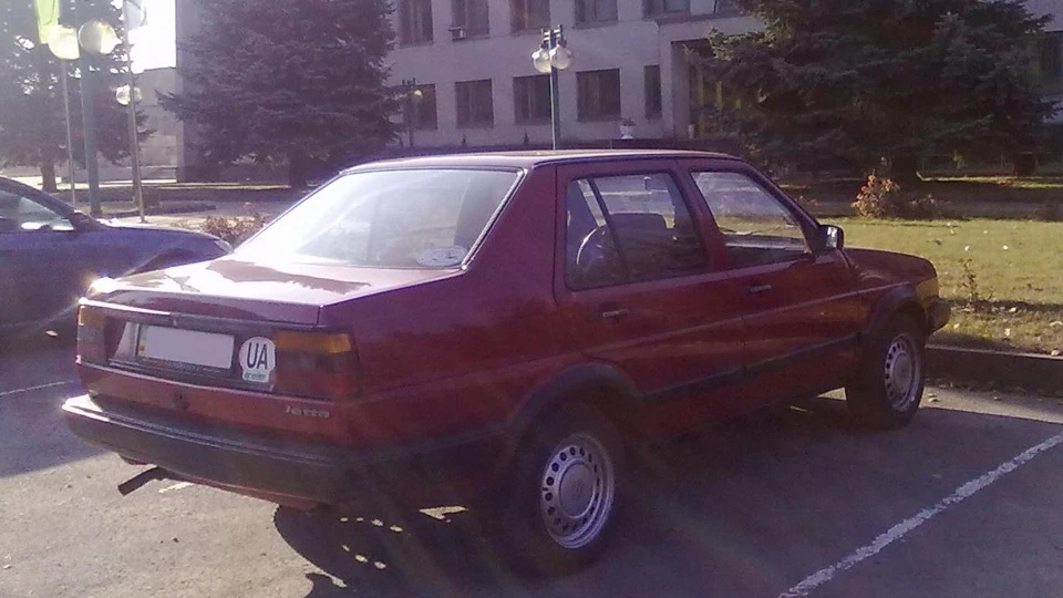Volkswagen Jetta червона класика 2