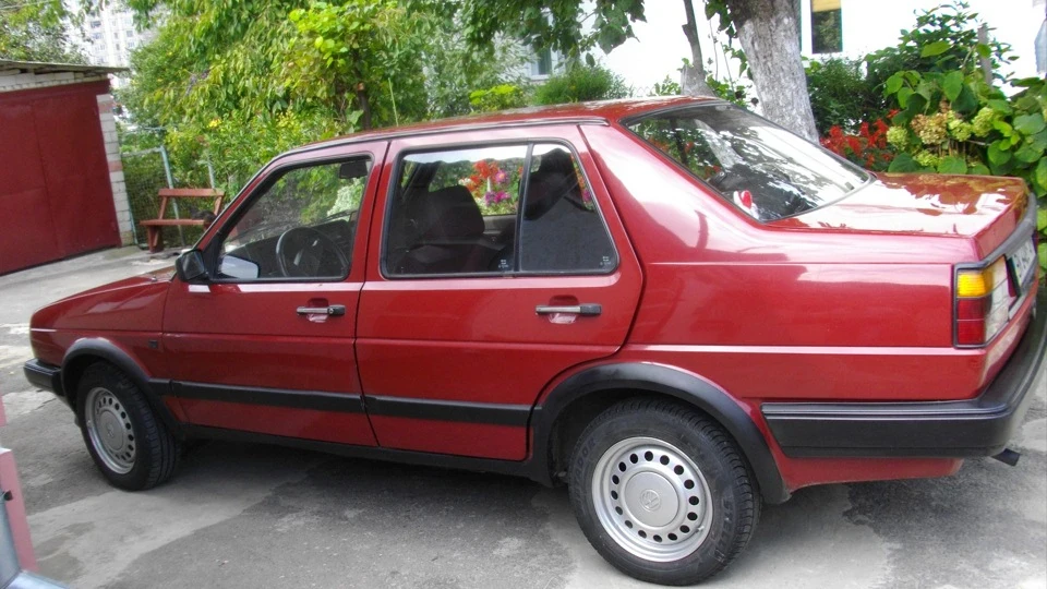 Volkswagen Jetta червона класика 3