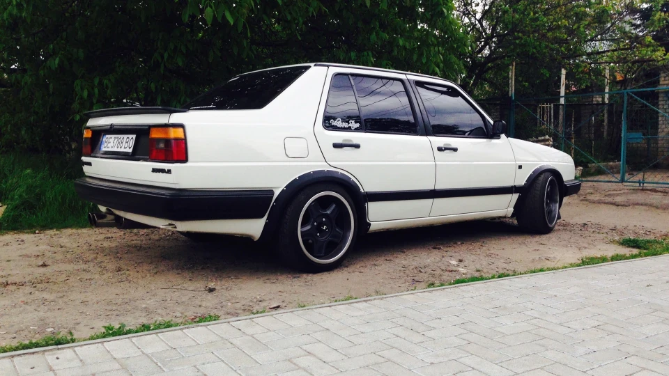 Volkswagen Jetta На стилі) 3