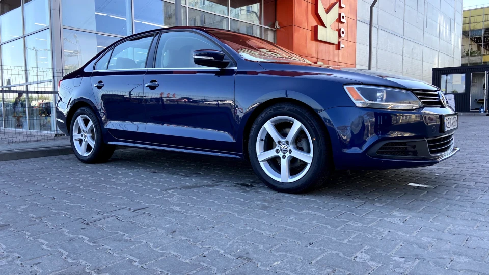 Volkswagen Jetta Night blue 2.5 USA