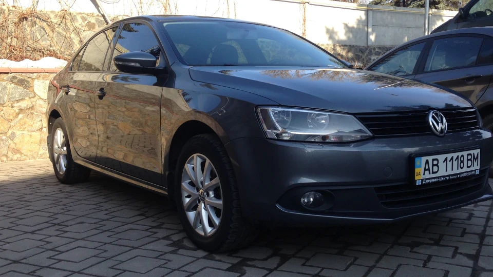 Volkswagen Jetta Platinum 2
